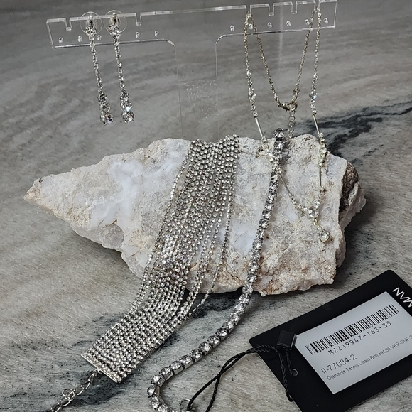 GLITZ and Glamour Rhinestone Bling bundle - Picture 2 of 16